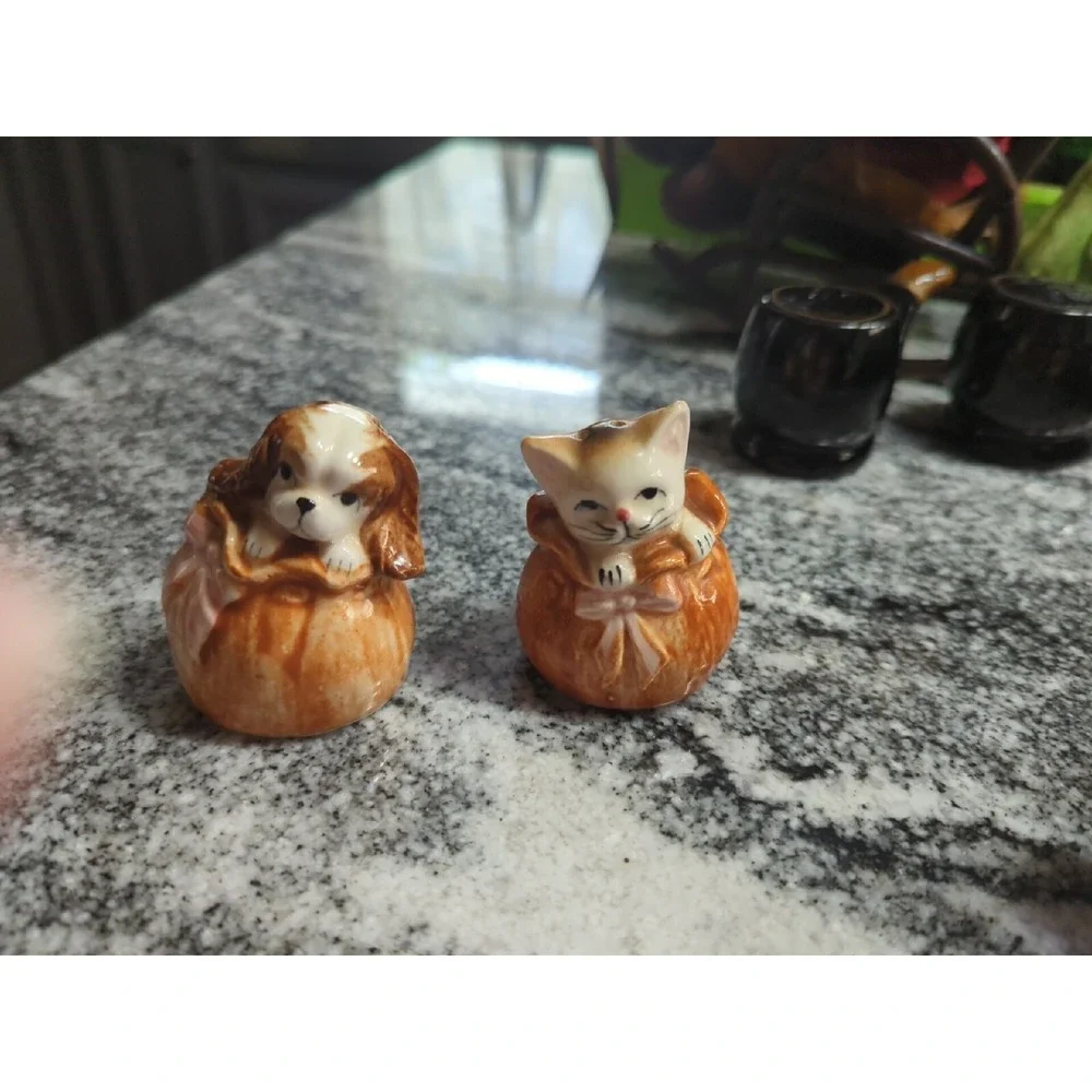 Vintage Kitty Cat & Puppy Dog Salt & Pepper Shakers with Cork Stoppers